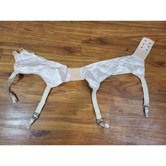 jagdrechtliche befriedung Vintage 50s/60s Light Pink Satin Garter Belt By Dura Form Read